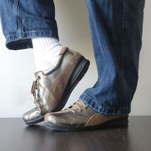 Red Willow Vintage Metallic Sneakers